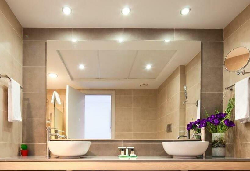 غرفة قياسية مطلّة علي البحر, Capital Coast Resort And Spa