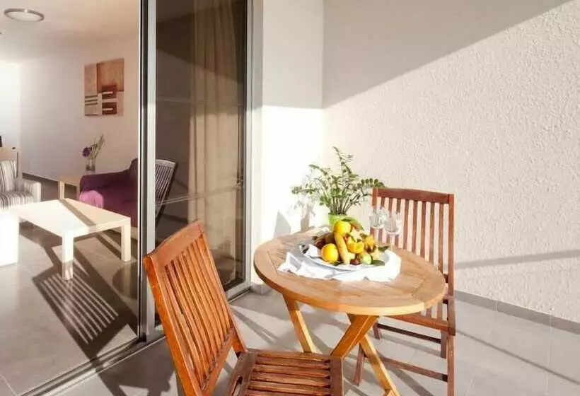 سوئیت راحتی, Capital Coast Resort And Spa