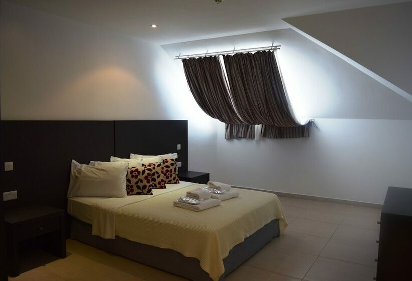 Люкс 3 Спальни, Capital Coast Resort And Spa