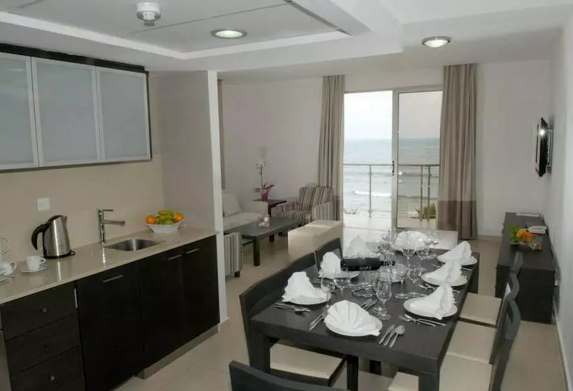 3 Bedroom Suite, Capital Coast Resort And Spa
