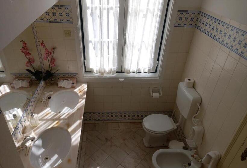 سوییت, Casa De S. Tiago