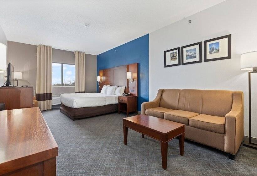 סוויטה מותאמת לאדם עם מוגבלויות, Comfort Suites Lombard Addison