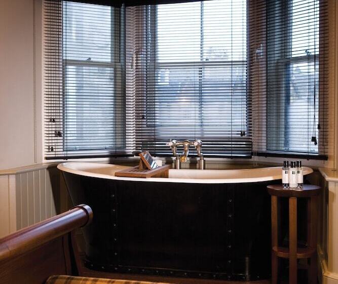 سوییت جونیور, Du Vin Edinburgh