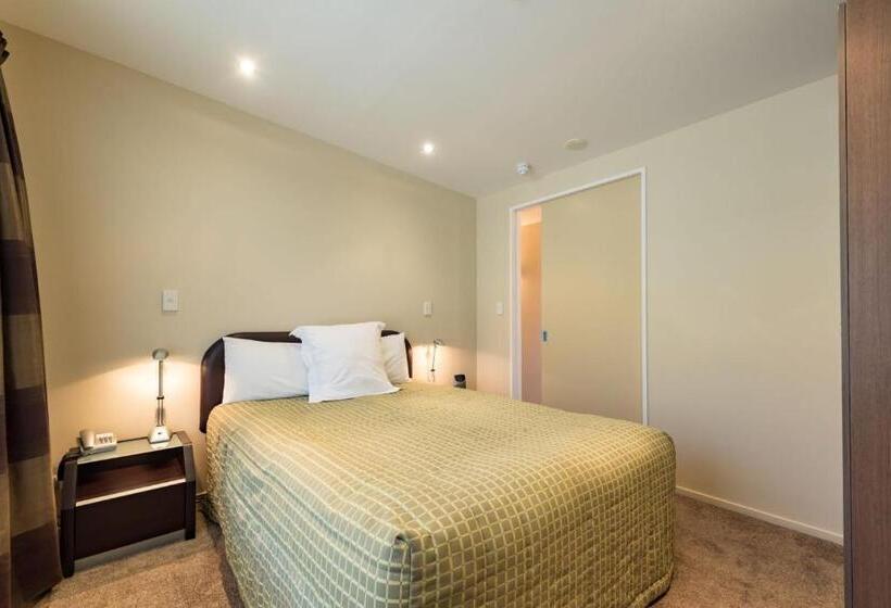 Апартаменты 1 Спальня с Видом, Edgewater Palms Apartments