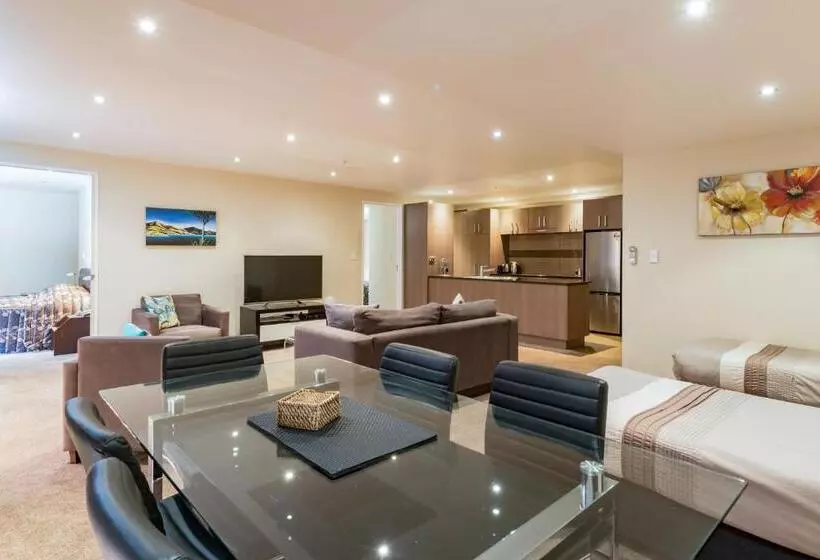 海の見える２ベッドルームアパートメント, Edgewater Palms Apartments