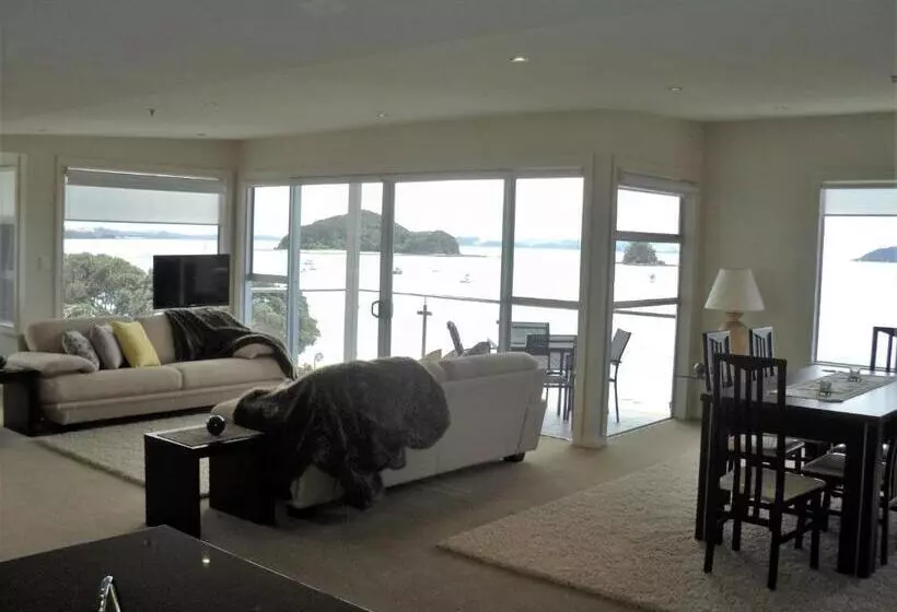 １ベッドルームペントハウスアパート, Edgewater Palms Apartments