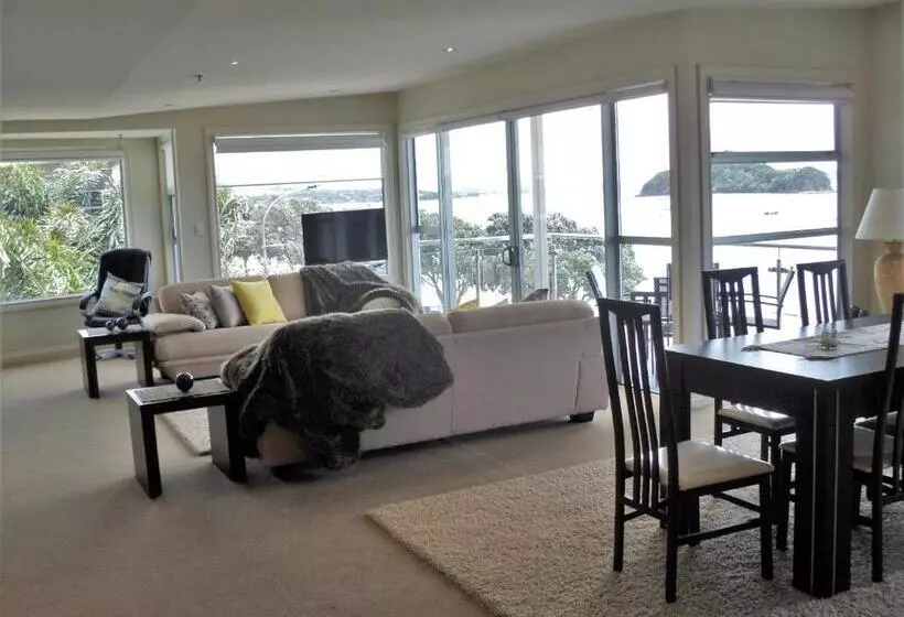１ベッドルームペントハウスアパート, Edgewater Palms Apartments
