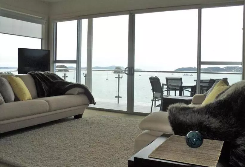 １ベッドルームペントハウスアパート, Edgewater Palms Apartments