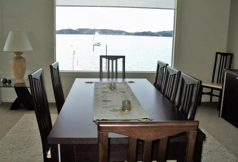 １ベッドルームペントハウスアパート, Edgewater Palms Apartments