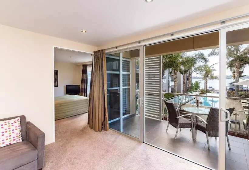 海の見える２ベッドルームアパートメント, Edgewater Palms Apartments