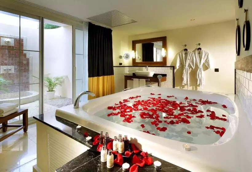 سوییت با چشمانداز دریا, Grand Palladium Lady Hamilton Resort & Spa - All Inclusive
