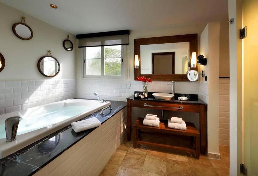 스위트, Grand Palladium Lady Hamilton Resort & Spa   All Inclusive