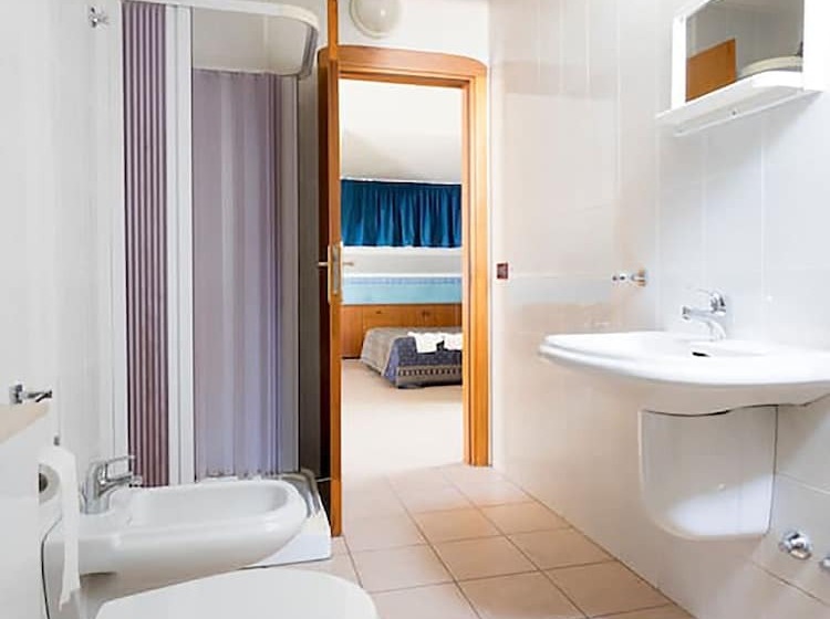 スタンダード４人部屋, Immagine