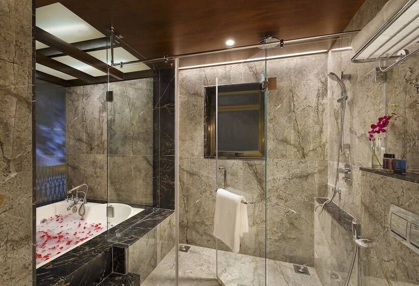 Suite Executive, Lazy Lagoon, Baga A Lemon Tree Resort, Goa