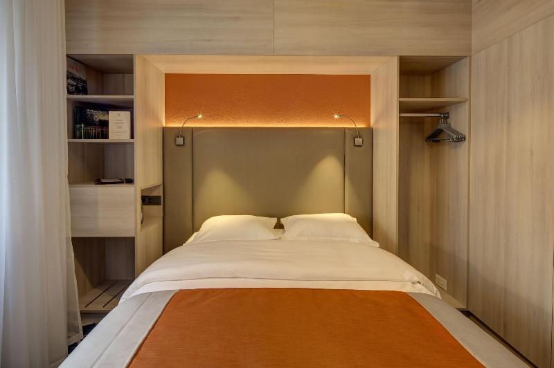 Camera Deluxe Vista Giardino, Lazy Lagoon, Baga A Lemon Tree Resort, Goa