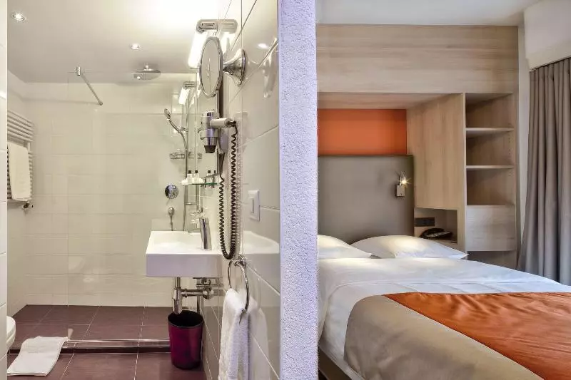 اتاق لوکس با چشمانداز باغ, Lazy Lagoon, Baga A Lemon Tree Resort, Goa