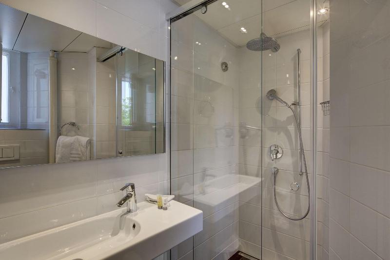 Camera Deluxe Vista Giardino, Lazy Lagoon, Baga A Lemon Tree Resort, Goa