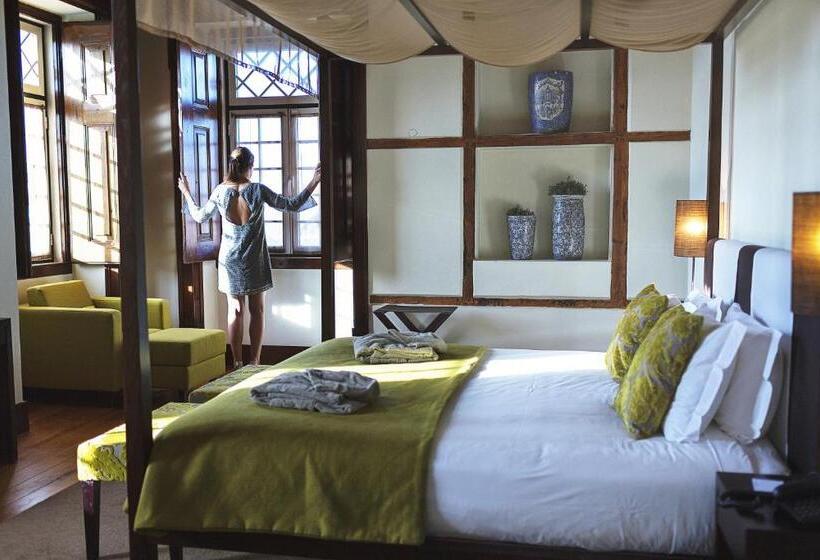 古典房间, Lusitano