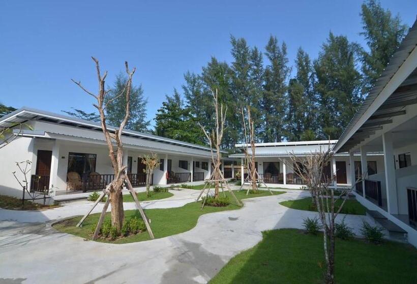 スーペリアーバンガロー, Nakara Long Beach Resort Sha Extra Plus