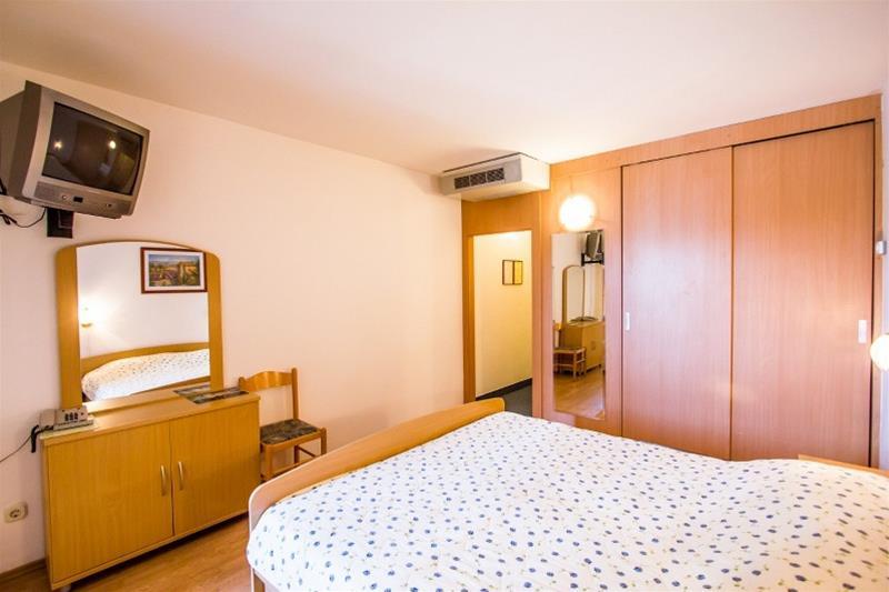 Номер Стандарт, Omorika