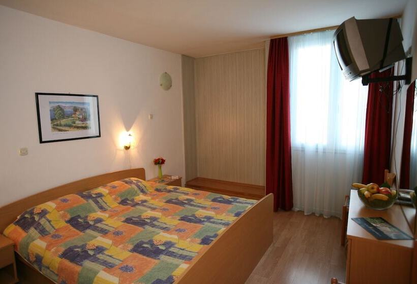 Номер Стандарт, Omorika