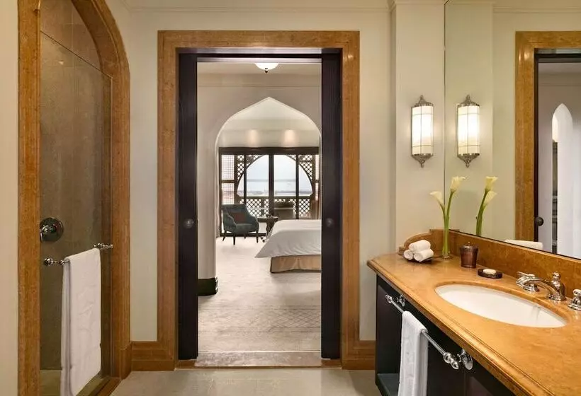 اتاق لوکس, Shangri La, Qaryat Al Beri, Abu Dhabi