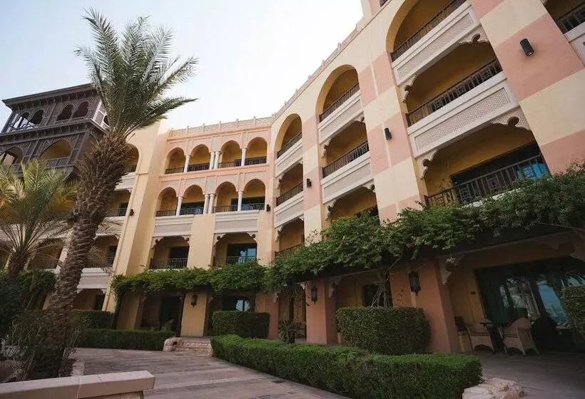 اتاق اجرایی با چشمانداز باغ, Shangri La, Qaryat Al Beri, Abu Dhabi