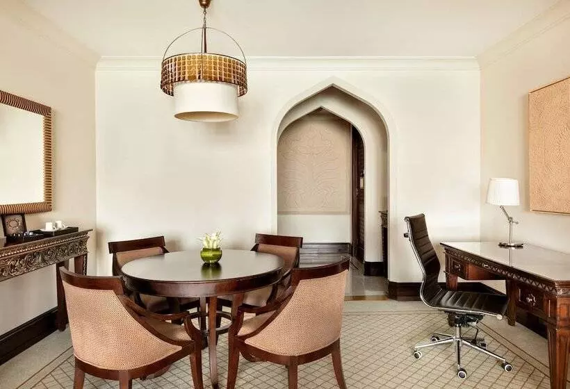 سوییت اجرایی, Shangri La, Qaryat Al Beri, Abu Dhabi