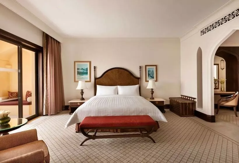 سوییت اجرایی, Shangri La, Qaryat Al Beri, Abu Dhabi