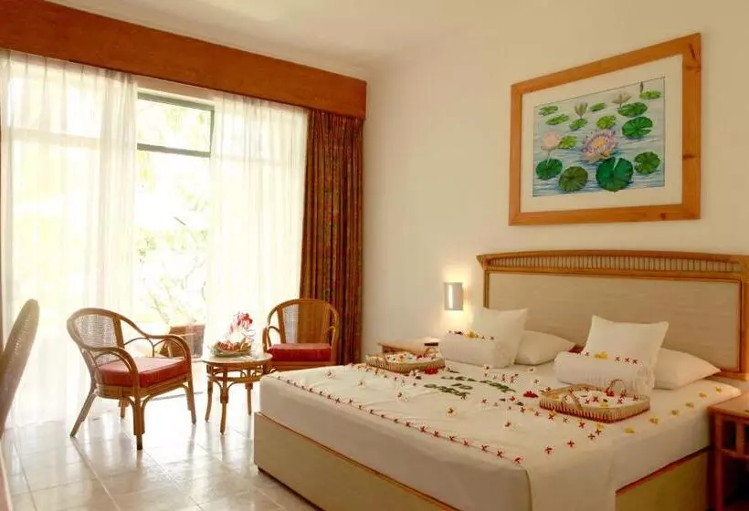 デラックスルーム, The Oasis Beach Resort