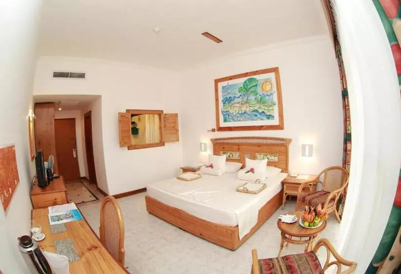 デラックスルーム, The Oasis Beach Resort
