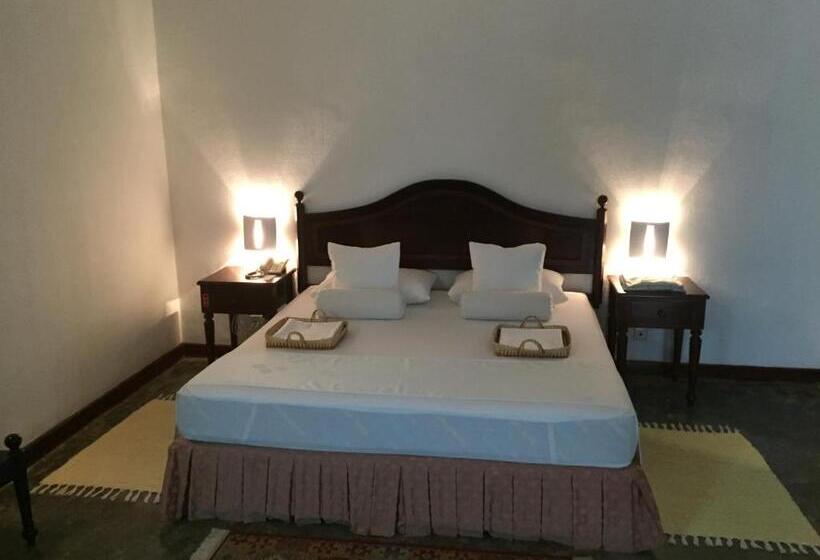 Люкс Вид на Сад, The Oasis Beach Resort