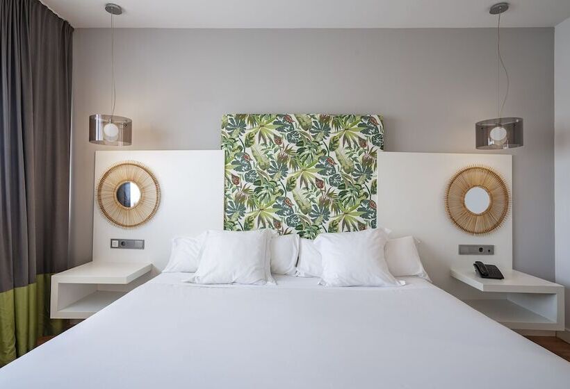 اتاق سوپریور با چشم‌انداز دریا, Catalonia Málaga