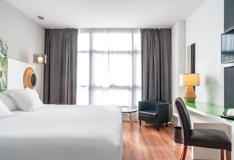 اتاق سوپریور با چشم‌انداز دریا, Catalonia Málaga