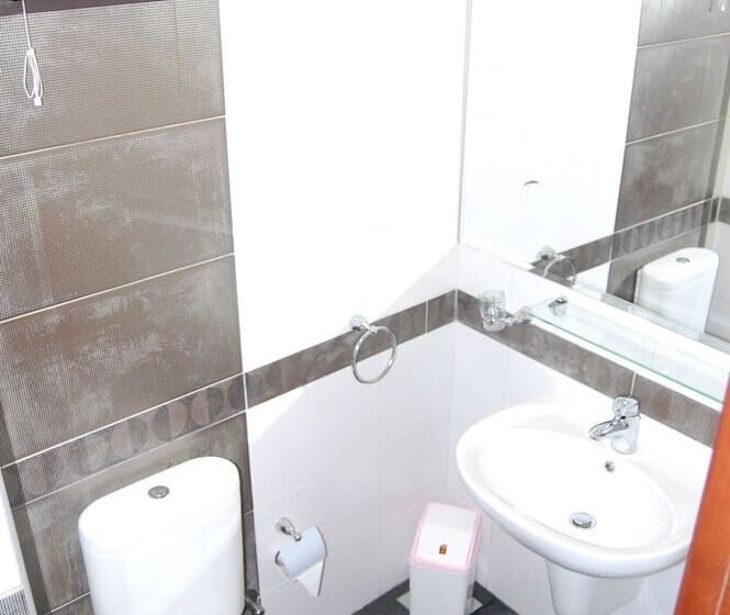 اتاق استاندارد سه نفره, King Hotel Cairo