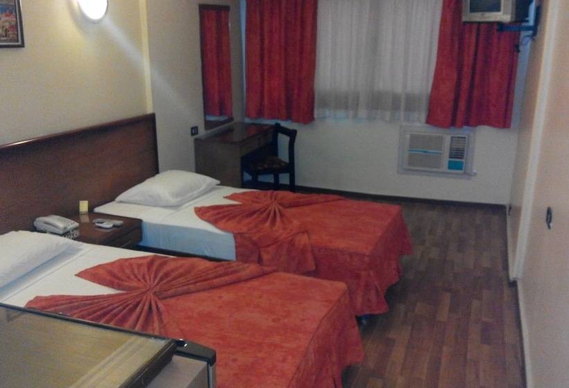 اتاق استاندارد سه نفره, King Hotel Cairo