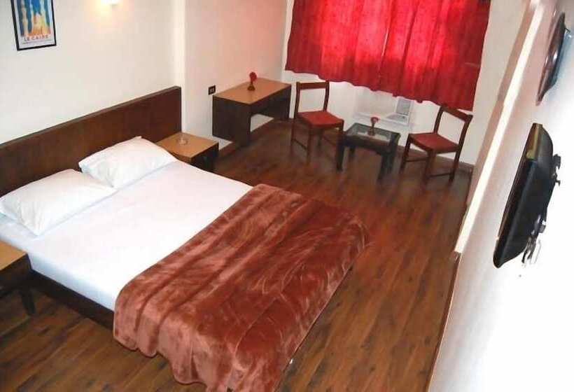 اتاق استاندارد سه نفره, King Hotel Cairo