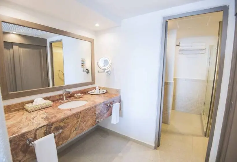 Juniorsviitti King-vuode, Sunscape Cancun All Inclusive Resort & Spa