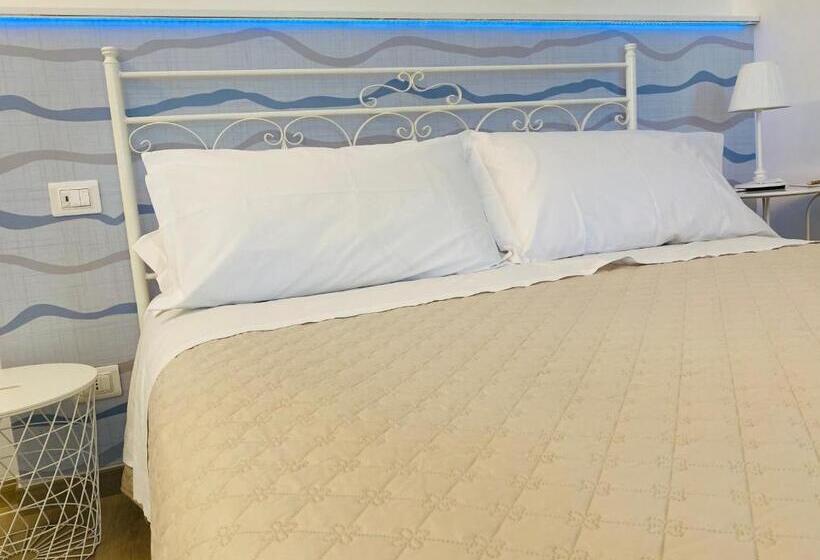 اتاق لوکس سه تخته, Borgo Incoronata B&b