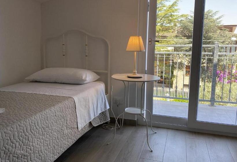 デラックストリプルルーム, Borgo Incoronata B&b