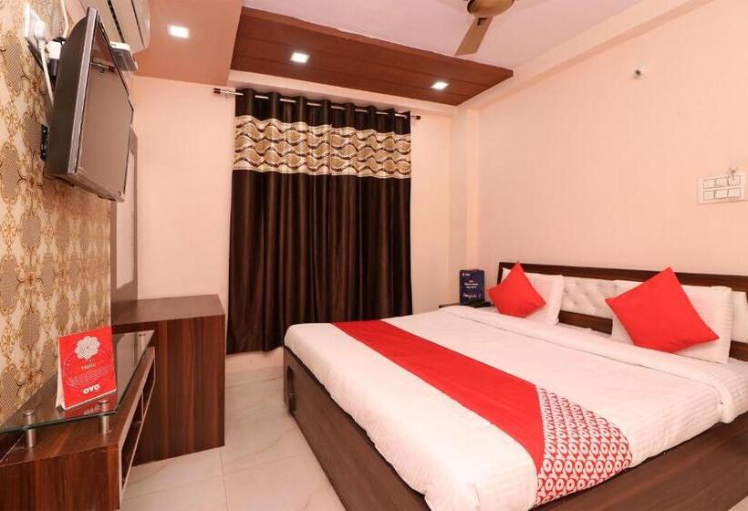 اتاق لوکس سه تخته, Flagship Hotel Royal Paradise