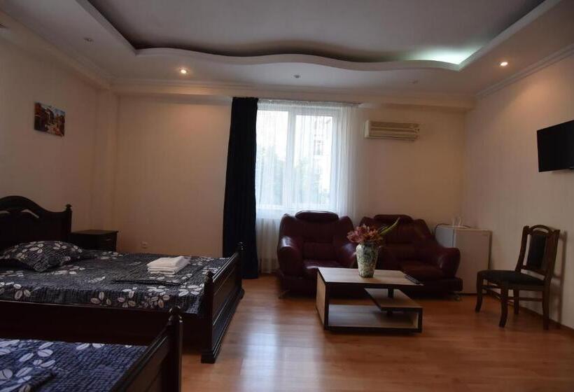 Economy Triple Room, Vake Palace