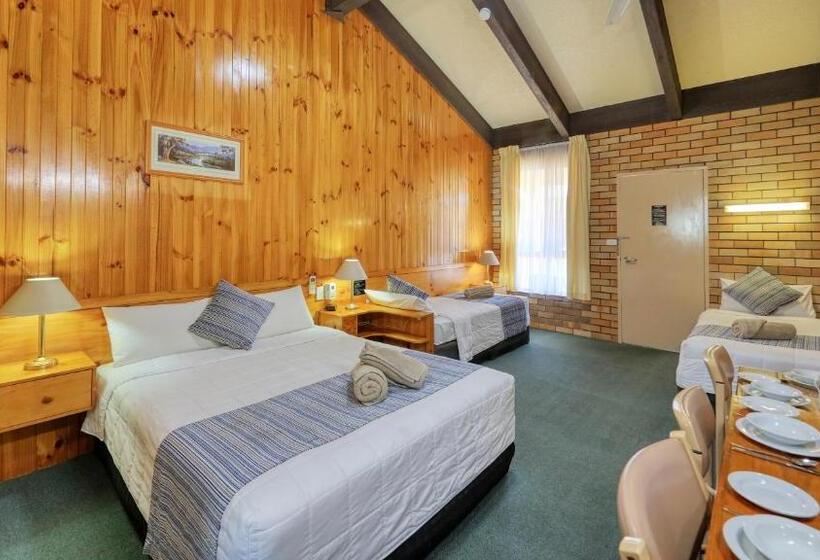 חדר סטנדרט לשלושה, All Travellers Motor Inn