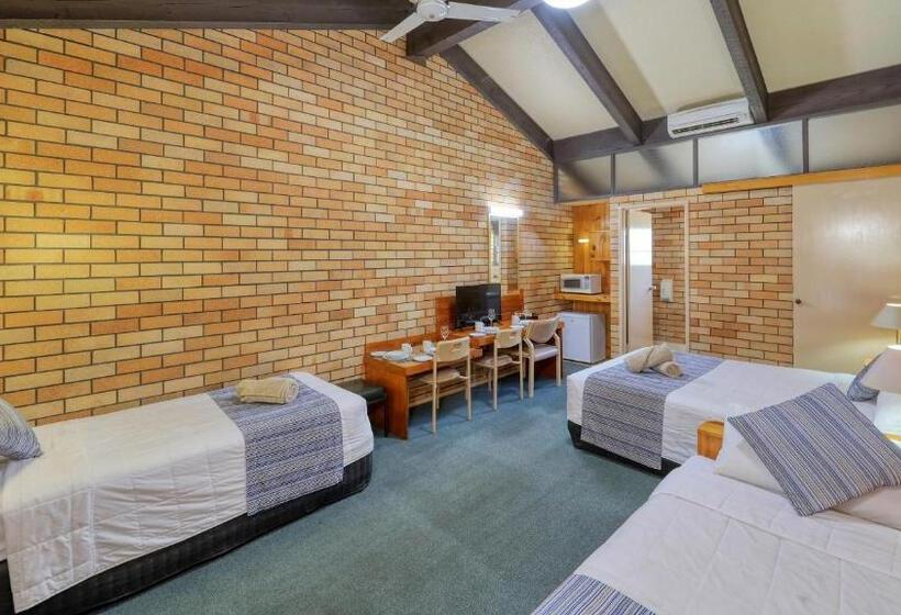 标准三人间, All Travellers Motor Inn