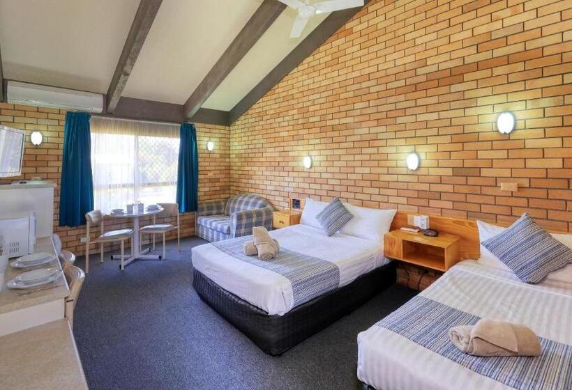 חדר משפחתי, All Travellers Motor Inn