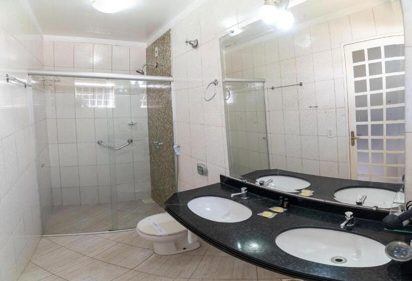 اتاق استاندارد با چشم‌انداز استخر, Villae Pousada