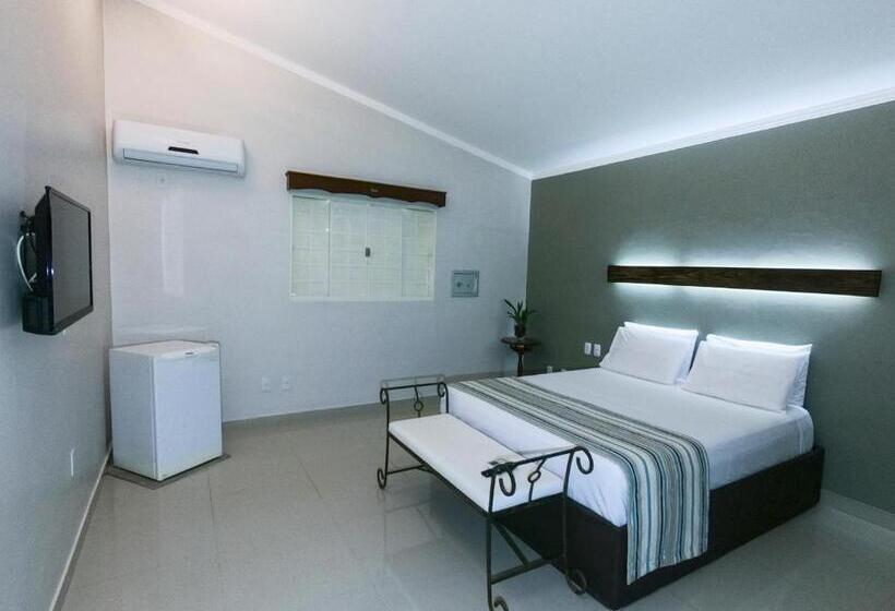 اتاق استاندارد با چشم‌انداز استخر, Villae Pousada