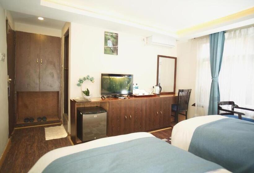 اتاق لوکس خانوادگی, Satkar Hotel And Spa