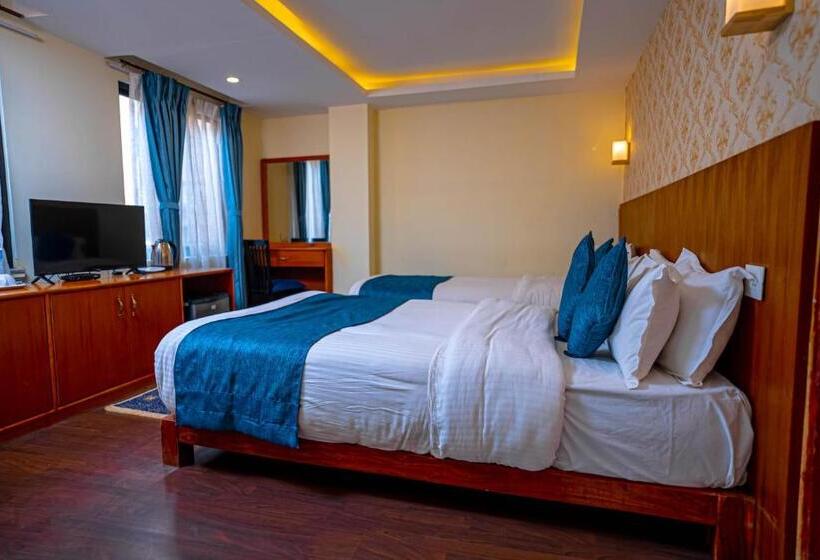 اتاق سوپریور سه تخته, Satkar Hotel And Spa