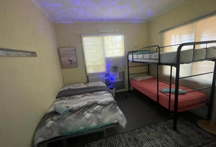 浴室共有ファミリールーム, The Cozy Hostel   Motel